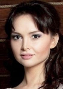 Соня, любовница Олега, продавщица