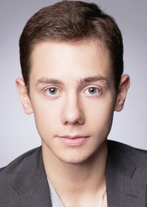 Денис Колосов, стажёр, приёмный сын Ильи