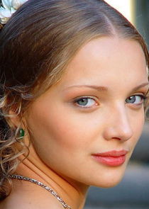 Анна, официантка