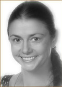 Наташа, жена Гаркуши, пианистка