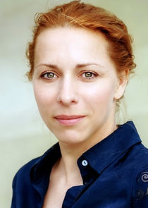 Нина Пасечник, жена Валерия, соседка Дарьи, инструктор по вождению