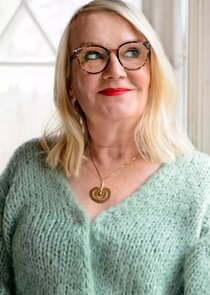 Merita Laur&eacute;n, apulaisosastop&auml;&auml;llikk&ouml;