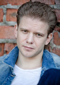 Игорь Ларионов