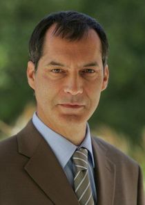 Commissaire Swan Laurence