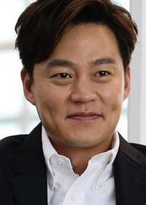 Commander Yoon Hwangbo