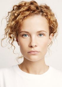 Мария Вершкова, кузина Веры, медик