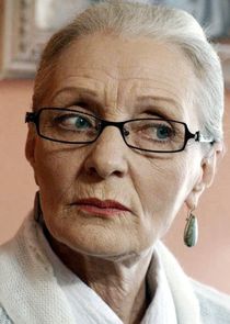 Арина Владиленовна, хозяйка квартиры