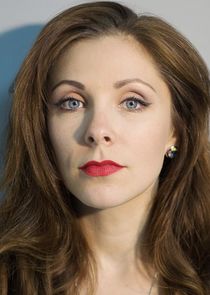 Марина Викторовна, подруга Евы, замдиректора книжного магазина