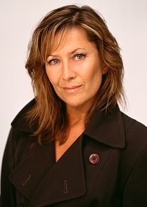 Lena Winters, owner of World's End and Lexy's mother