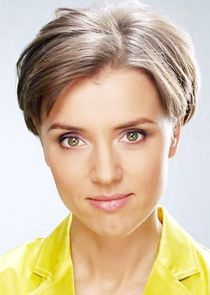 Анна Андреевна Голубева, мать Юли, сиделка