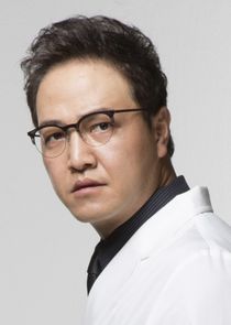 Chief Surgeon Lee Ho Jun
