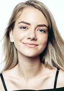 Катя Лаврова, ст.дочь Марины и Артёма, студентка юрфака