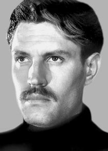 офицер в кабинете у генерала, на распределении Клокова