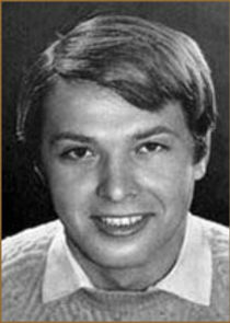 Макс, Максим Емельянович