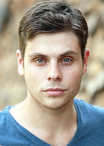 Константин, дальнобойщик, муж Милы