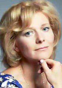 Нина Сергеевна Чернова, ст.сестра Дины, главбух Купцова