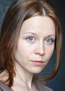 Надежда Савельева, вдова, мать Сони и Тёмы, кассир бензоколонки