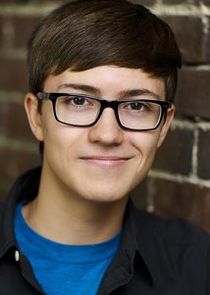 Leo (21 episodes, 2010)