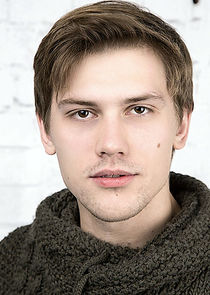 Илья Кириллович Богданов, автомеханик, муж Елены, отец Павлика