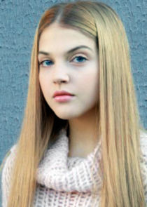 Катя Баянова, сводная сестра Евы