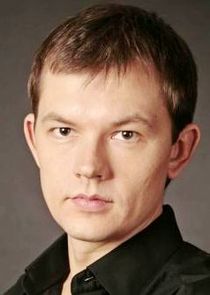 Олег Дмитриевич Дорошин, отец Алёны, вдовец, инженер