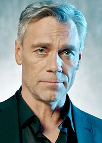 Андрей Николаевич Локтеонов, главврач, отец Маши