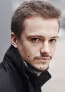 Андрей Сергеевич Давыдов, программист, сын отчима Нины
