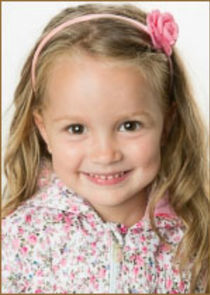 Таня Краснова, дочь Ларисы и Виктора (в детстве)