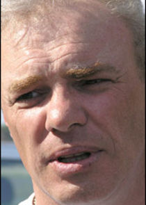 Юрий Николаевич, отец Гены