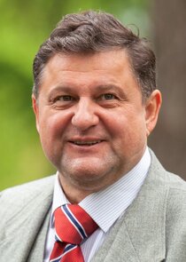 Михаил Шахнович, следователь (1 сезон)