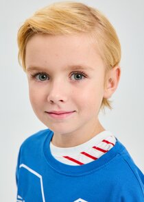 Мальчик на детском празднике